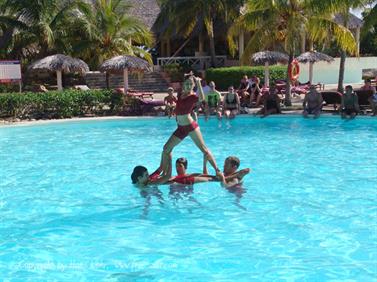 2010 Cuba, Holguin, Hotel Rio de Oro, Entertainment, DSC00227_b_B740